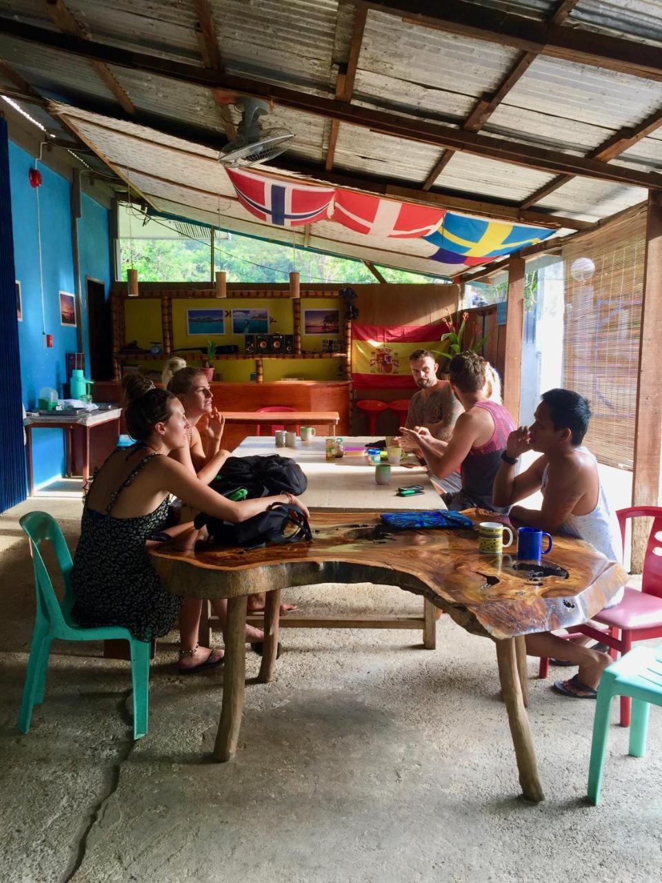 Fat Monkey Hostel Coron Exteriér fotografie