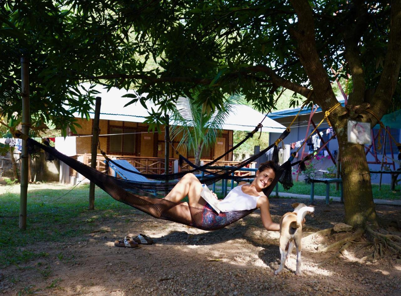 Fat Monkey Hostel Coron Exteriér fotografie